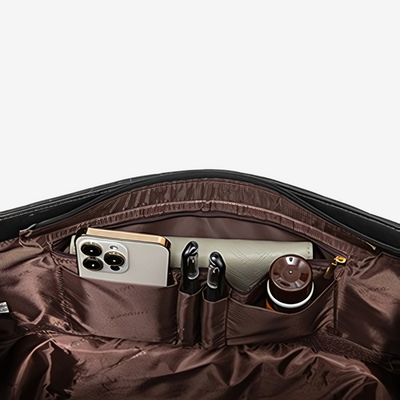 7 Interior Storage Pockets